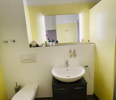 Bad Griesbach-Therme Apartment | FeWo 20 - Appartement im Rottalblick - YoungModern wohnen, Tiere willkommen, Bademantelgang zur Therme, TV und Balkon