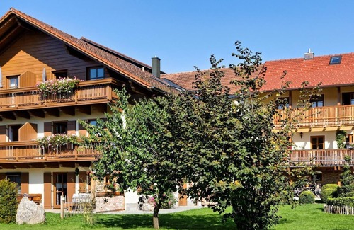 Barnzell Apartment | Fewo (95 qm) mit Kamin und Eckbadewanne und Grillplatz