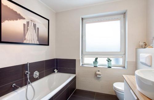 Meschede Apartment | Fewo am Hennesee