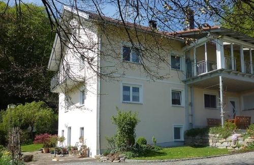 Roehrnbach Apartment | FeWo am Waldrand mit WLAN & einzigartigem Weitblick