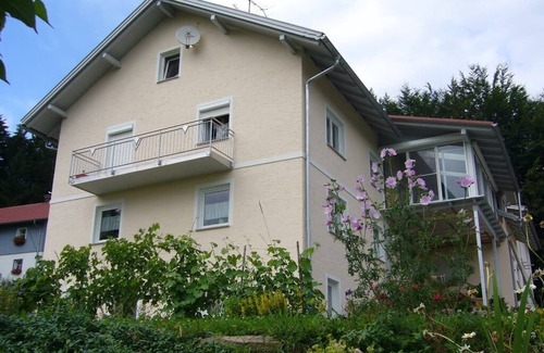 Roehrnbach Apartment | FeWo am Waldrand mit WLAN & einzigartigem Weitblick