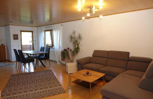 Grein Apartment | Fewo Anna - ruhig gelegen, mitten in der Natur, unmittelbar am Neckarsteig