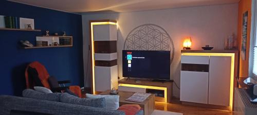 Germersheim Apartment | FeWo Blaue Oase, Netflix, Massagesessel, Whirlpool Badewanne