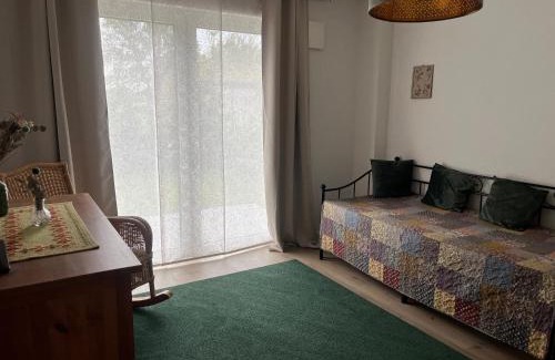 Brauel Apartment | FeWo Brauel am Nordpfad Zevener Geest - Ruhige, moderne 2 Zimmer Wohnung, Ladestation, Parkplatz, Wlan, Garten