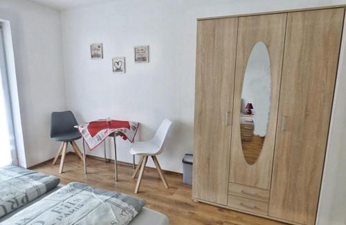 Steina Apartment | FeWo direkt am Wald und Wanderweg mit Balkon Ruhe pur 1 OG