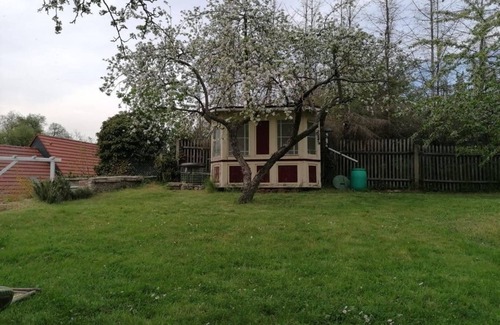 Freyburg House | "Fewo Garten", bathroom, WC, garden side - vacation home to the old basket maker's shop