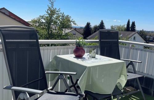Ravensburg Apartment | Fewo in Ruhiger Lage mit Südbalkon Nahe Spieleland und Bodenseeregion