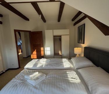 Feldberger Seenlandschaft Apartment | Fewo Luzin 2-5 Pers - Luxus, Steg, Boot