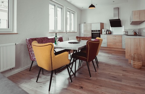 Senheim Condo | Fewo Moselnähe Dachterrasse Top Ausstattung Netflix