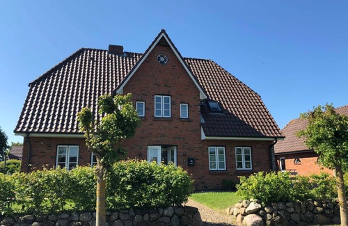 Utersum Apartment | FeWo - No. 2 - House Watt Love - Cozy apartment near the beach FeWo2