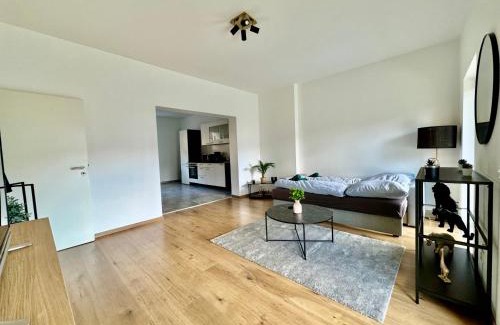 Zweckel Apartment | FeWo Palmtrees - Große und moderne 2 Zimmerwohnung mit Süd-West Balkon in Gladbeck-Mitte nähe Movie Park und Arena AufSchalke