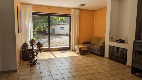 Sankt Ingbert House | FeWo Sonnenschein Bungalow