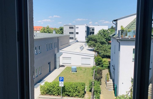 Dessau-Rosslau Apartment | "FeWo Tante Ju" with a view of the Bauhaus in Dessau-Roßlau