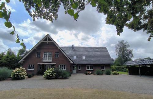 Wallsbull Apartment | FeWo Unter den Linden