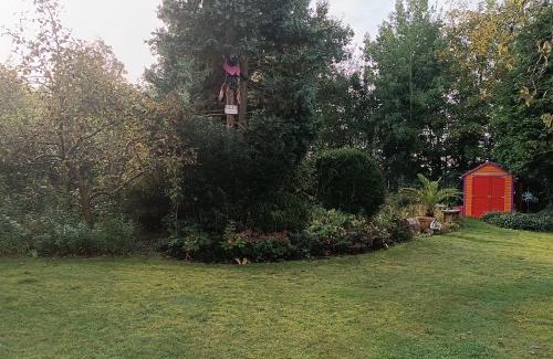 Wathlingen Apartment | FEWO Villa Farbenfroh Monteurzimmer Garten Wlan 3SZ 120qm