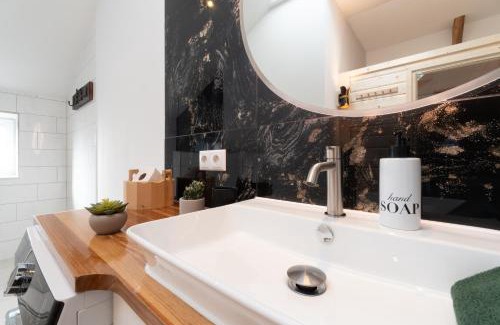 Apen Apartment | FeWo zum kleinen Vogel, Sauna, Landidylle