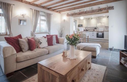Crynant House | Fferm-Llong Cottage Ship Farm - 2 Bedroom -Rhossili