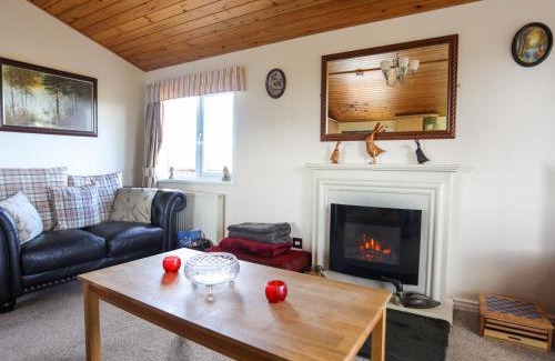 Caergeiliog House | Ffrwd Lodge