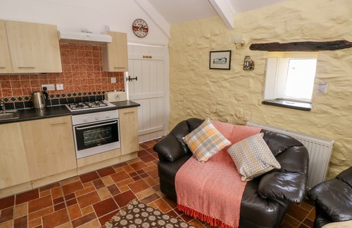 Trefin Cottage | FFYNNON TOM, pet friendly, character holiday cottage in St Davids