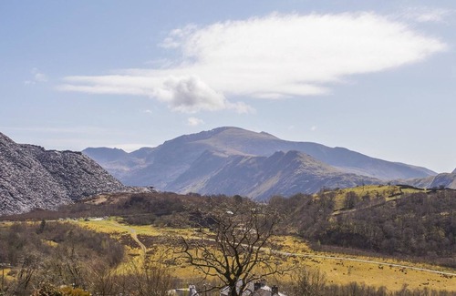 Gallt Y Foel Cottage | FFYNNON WEN, pet friendly, with a garden in Dinorwig