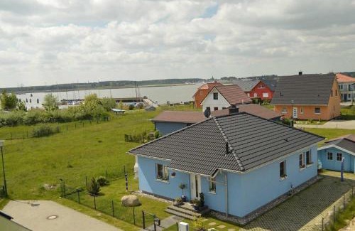 Peenemuende House | FH Das blaue Haus am Peenestrom