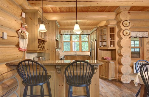 Fiddler Lake Resort Ski Chalet | Fiddler Lake Cottage #25 - Charming Bear