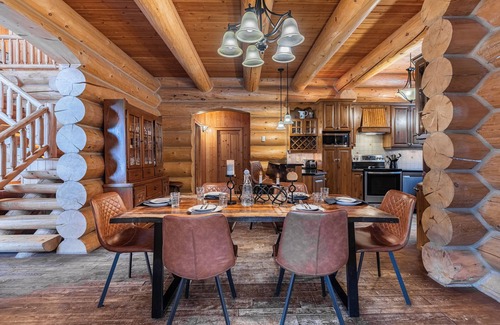 Fiddler Lake Resort House | Fiddler Lake Resort Chalet: Private Jacuzzi & Sauna