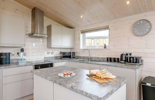 Hundall Ski Chalet | Field View Lodge (Pet)