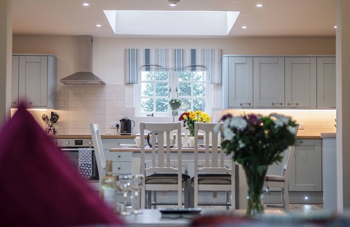 Wainfleet All Saints Cottage | Field View - UKC2304