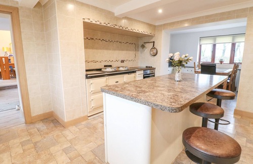 Forsbrook House | FIELDS FARM, family friendly, luxury holiday cottage in Cheadle