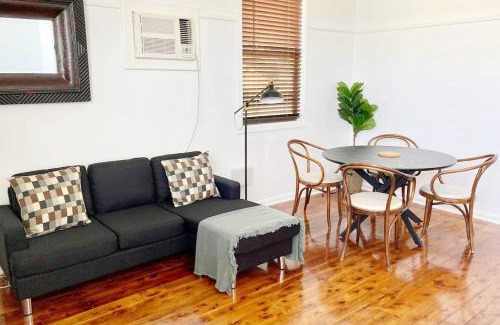 East Maitland House | Fieldsend Cottage