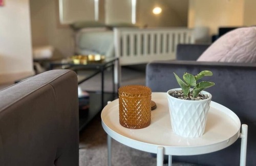 Clearwater Apartment | Fieldstone Loft Guesthouse for 4 at the gateway to Wells Gray Park & Waterfalls