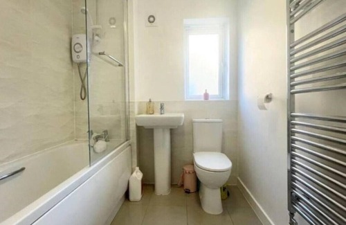 Chapeltown House | Fieldview 3 Bed house Leeds