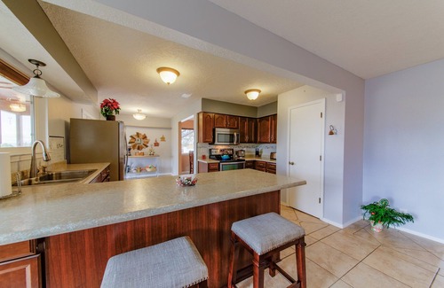 Northeast Heights House | Fiery Sunsets in Quiet Foothills Setting-Hot Tub/Pool Table!