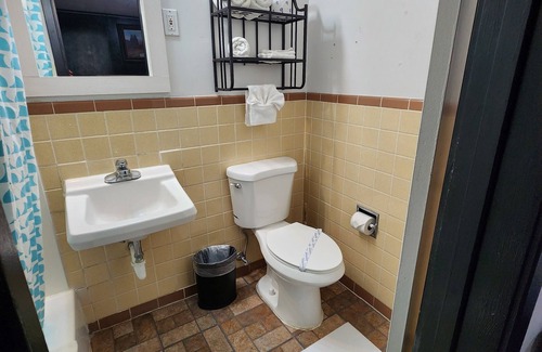 Montevideo Hotel | Fiesta City Motel