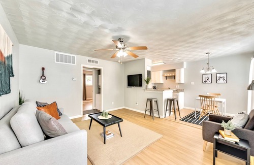Old East Dallas Apartment | FIFA Ready The Munger Proper + Spa Pool