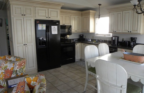 Myrtle Beach House | Fifth House From The Beach- 2 bdrm-2 bath-Sleeps 8 "Ocean Breeze 913"