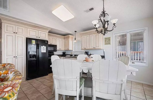Myrtle Beach House | Fifth House From The Beach- 2 bdrm-2 bath-Sleeps 8 "Ocean Breeze 913"