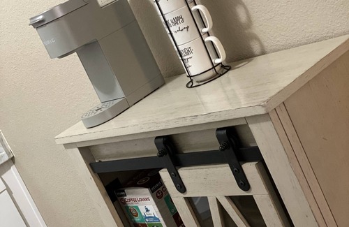Hollister House | Fifth Street Retreat free parking free coffee
