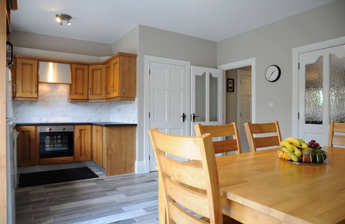 Dingle House | Fifty-Five Dingle - Holiday Home in Dingle Town