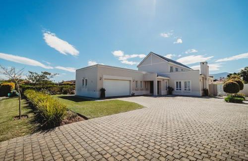 George House | Fifty1 on Long on Kingswood Golf Estate