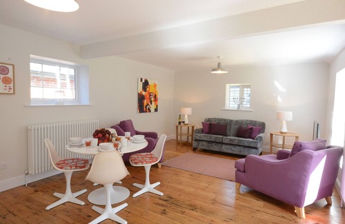Pettistree Cottage | FIG COTTAGE, PETTISTREE, pet friendly, with a garden in Woodbridge
