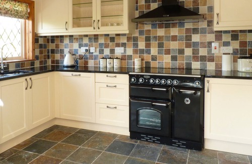 Tiverton Cottage | FIG TREE COTTAGE, family friendly, with hot tub in Bickleigh