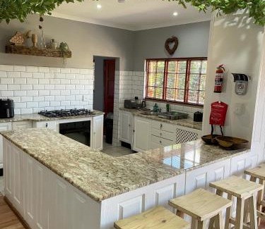 Hillcrest House | FIG TREE HOUSE Entire holiday home, self catering, 4 bedroom, 2 bathroom, deck and garden
