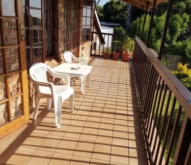 Blythedale Bed & Breakfast | Fig Tree Manor Self Catering