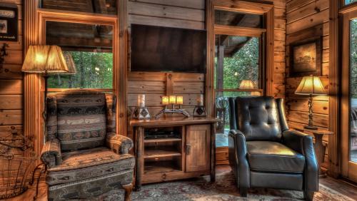 McCaysville House | Fightingtown Creek Retreat