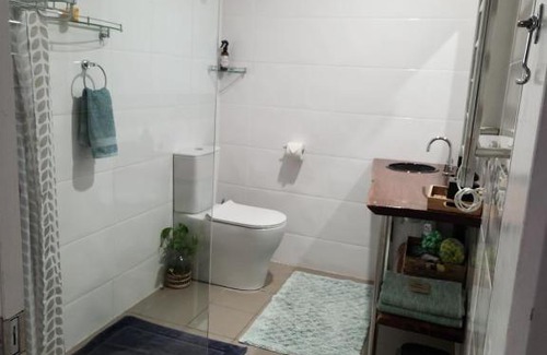 Farnborough House | Figtree Cottage - Homestay - Yeppoon