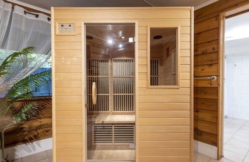 Ninderry House | Fijian Hinterland Retreat - sauna, heated pool, 15mins to beach!