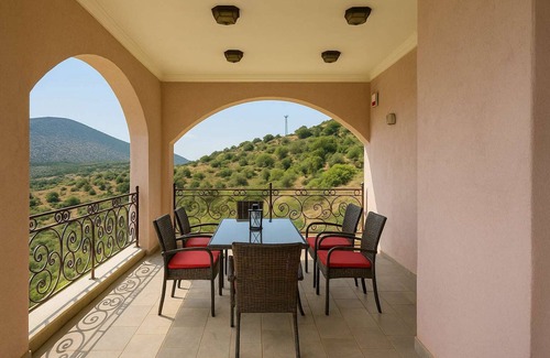 Troizinia House | Filistron Seaview Bliss - Coastal Charm Hideaway