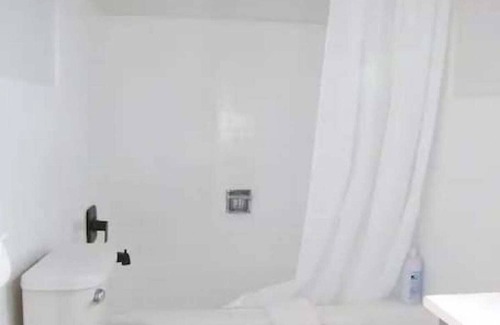 Fillmore Apartment | Fillmore Lodge: One King Room with Lowest Rates!